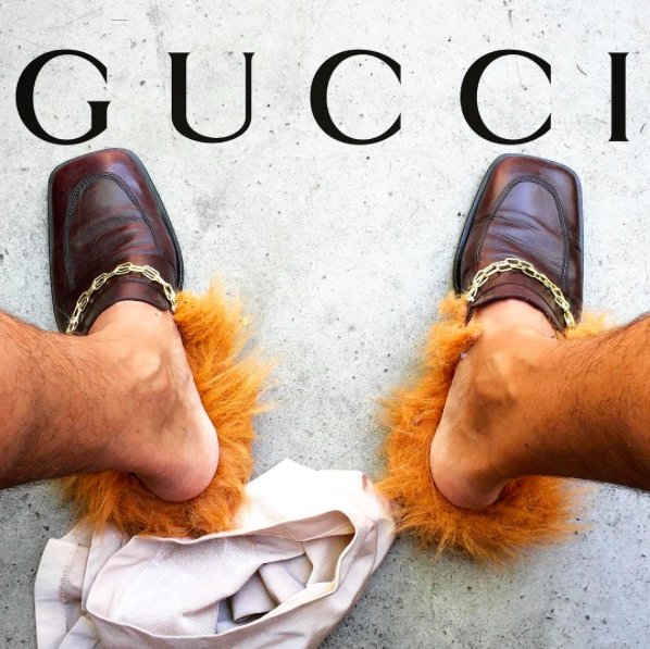 Нелепая мода: парень смешно копирует брендовую обувь - фото 329863
