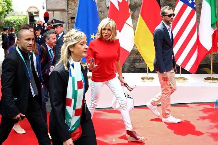 Перша леді Франції покаже тобі, як має одягатися стильна жінка - 330092 Перша леді Франції покаже тобі, як має одягатися стильна жінка - фото 330092