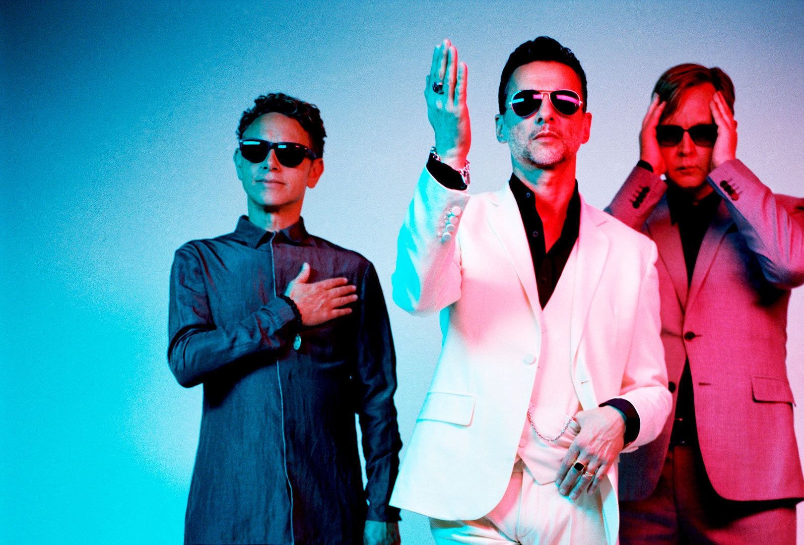 Солист Depeche Mode попал в больницу перед концертом в Киеве - 327807 Солист Depeche Mode попал в больницу перед концертом в Киеве - фото 327807