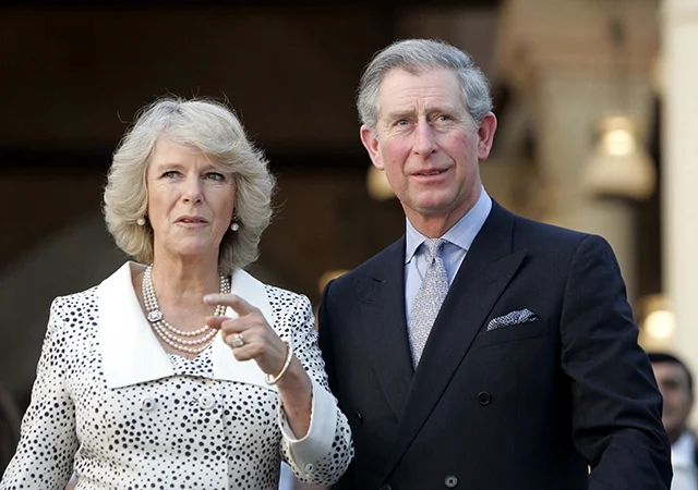 8 невероятно забавных и грандиозных скандалов королевской семьи - фото 325735