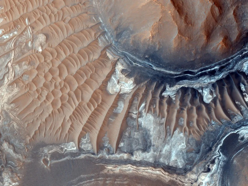 Просто космос: эти уникальные фото покажут, как на самом деле выглядит Марс - фото 327556