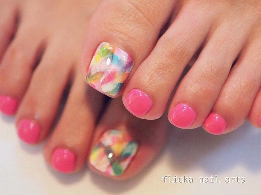 Почти произведение искусства: топ идей крутого педикюра с Instagram - фото 334016