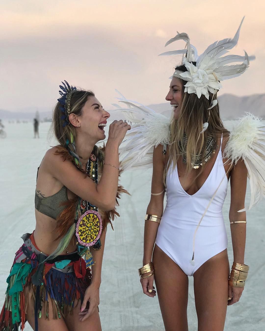 Пыль, голые тела и современное искусство: крутые фото с фестиваля Burning Man 2017 - 336433 Пыль, голые тела и современное искусство: крутые фото с фестиваля Burning Man 2017 - фото 336433