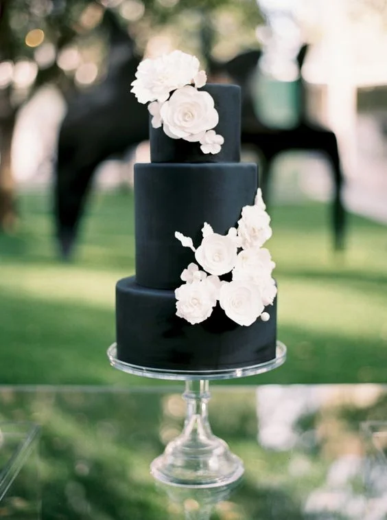 Свадьба 2017: стильные идеи декора в черном цвете - фото 333695