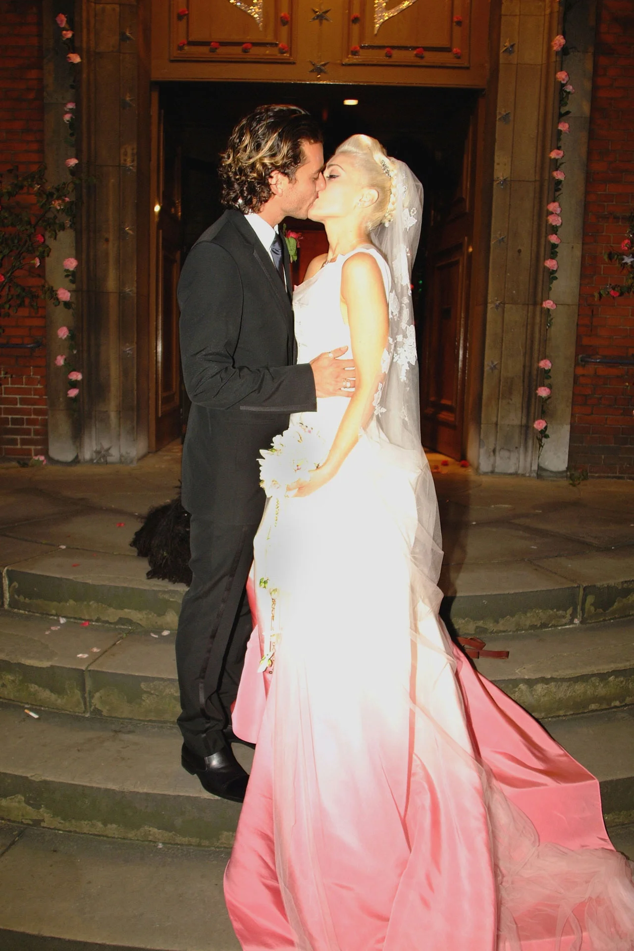 10 красивих весільних суконь зірок за всю історію - фото 331245