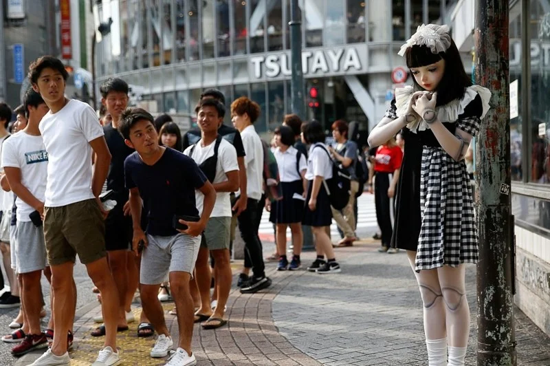 Японцы разработали реалистичный костюм куклы - он напугает и очарует одновременно - фото 335283