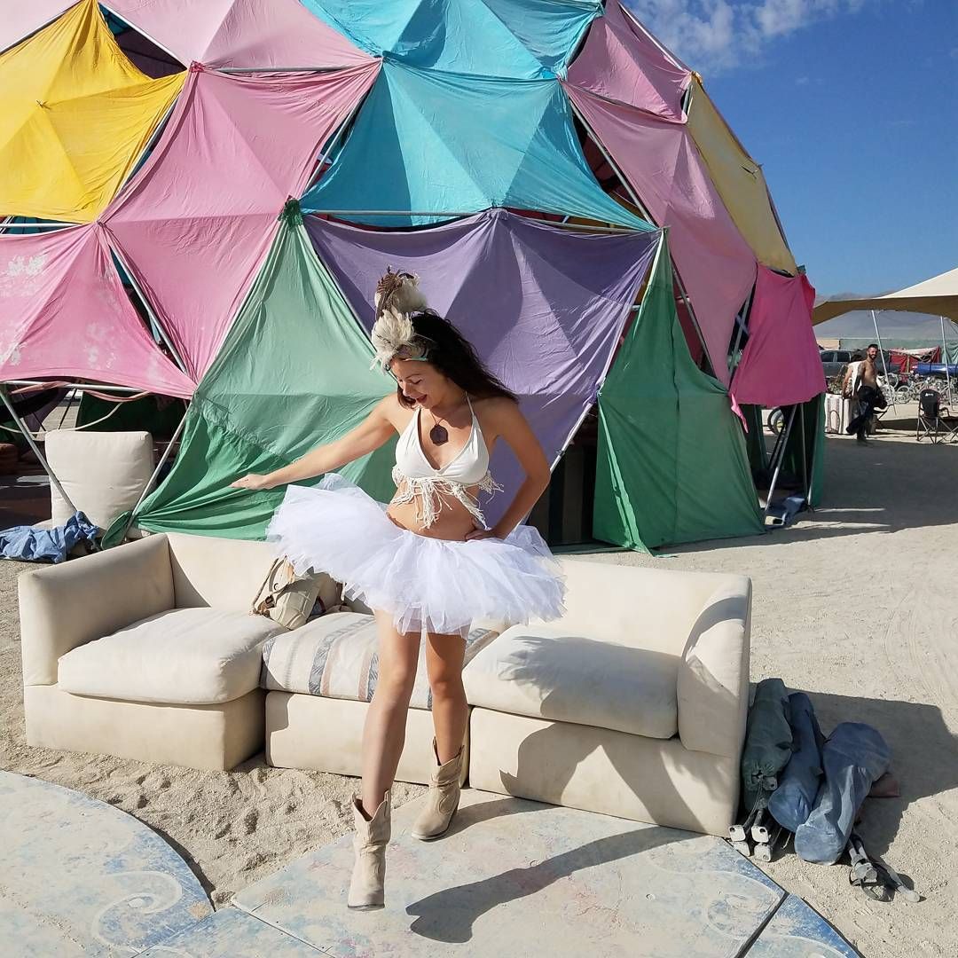 Пыль, голые тела и современное искусство: крутые фото с фестиваля Burning Man 2017 - 336435 Пыль, голые тела и современное искусство: крутые фото с фестиваля Burning Man 2017 - фото 336435