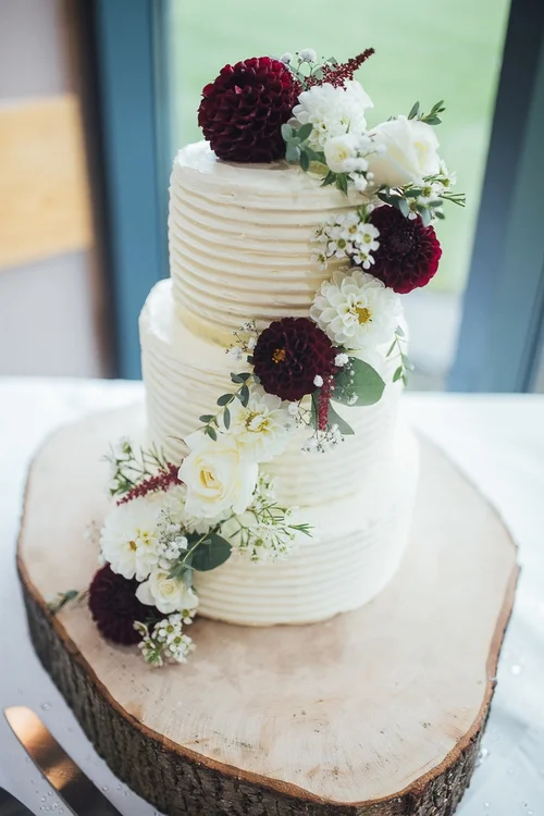 Казкові торти, які стануть окрасою будь-якого весілля - фото 333138