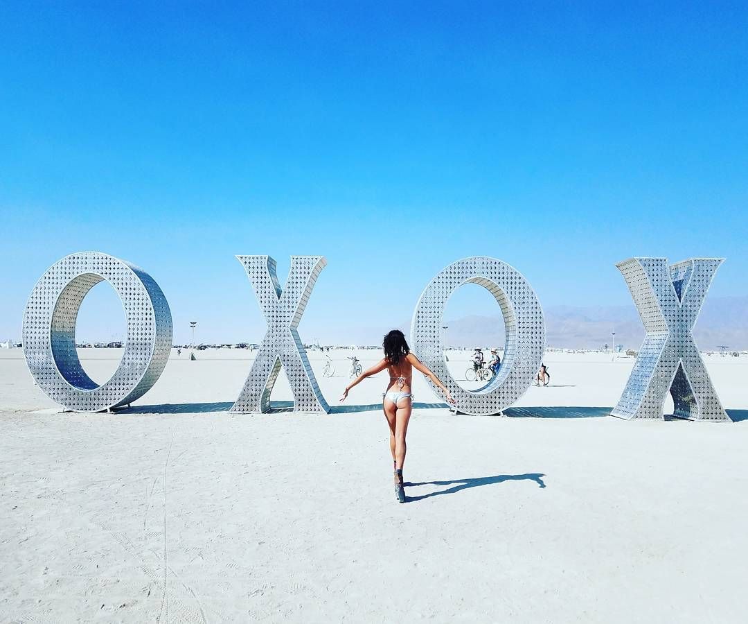 Пыль, голые тела и современное искусство: крутые фото с фестиваля Burning Man 2017 - 336431 Пыль, голые тела и современное искусство: крутые фото с фестиваля Burning Man 2017 - фото 336431