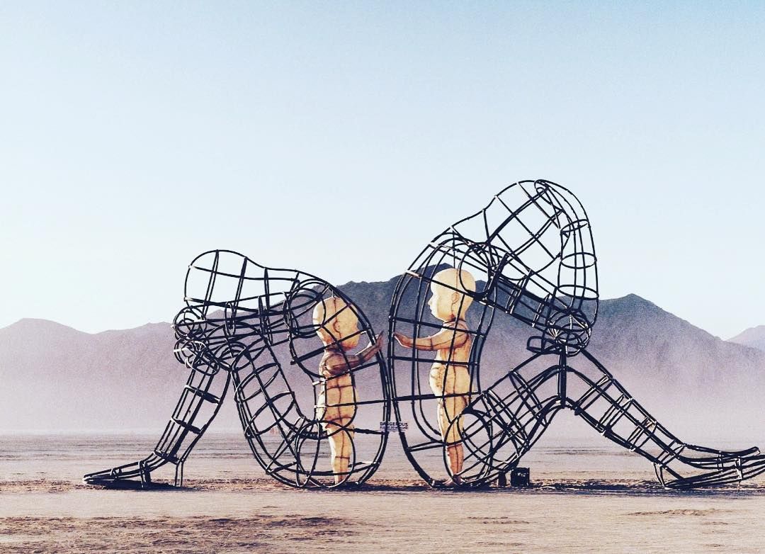 Пыль, голые тела и современное искусство: крутые фото с фестиваля Burning Man 2017 - 336401 Пыль, голые тела и современное искусство: крутые фото с фестиваля Burning Man 2017 - фото 336401
