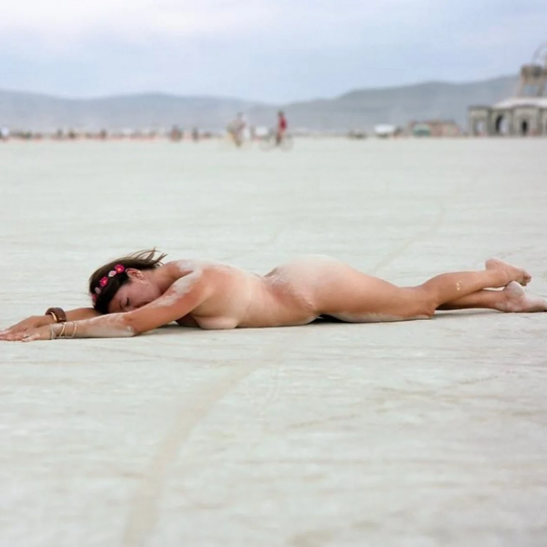 Пилюка, голі тіла та сучасне мистецтво: круті фото з фестивалю Burning Man 2017 - фото 336417