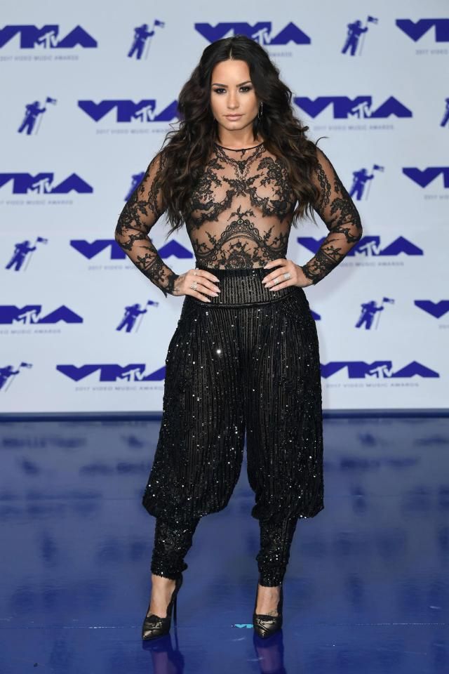 MTV Video Music Awards 2017: самые провальные звездные наряды - фото 335245