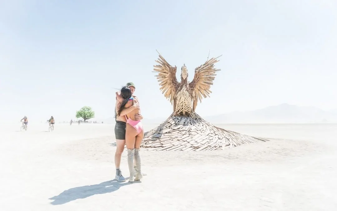 Пыль, голые тела и современное искусство: крутые фото с фестиваля Burning Man 2017 - фото 336415