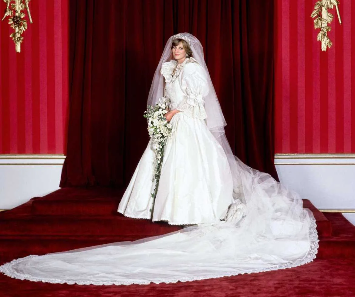 10 красивых свадебных платьев звезд за всю историю - фото 331241