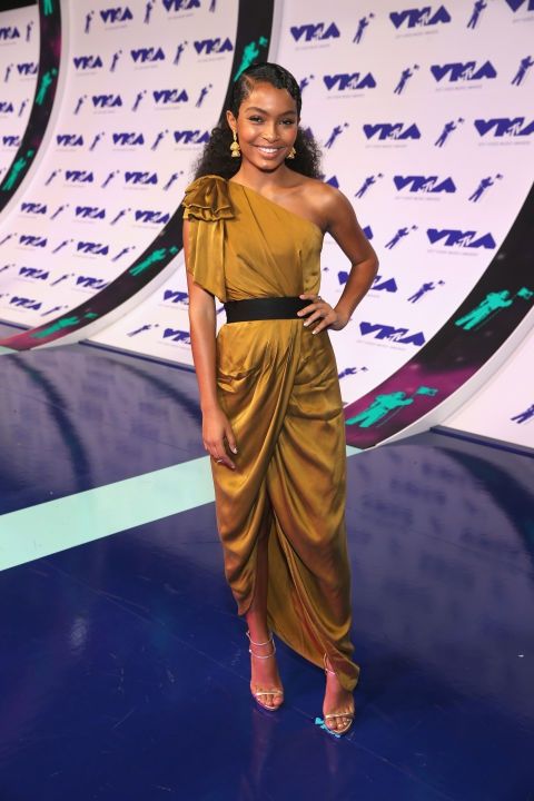 MTV Video Music Awards-2017: лучшие наряды и декольте церемонии - фото 335207