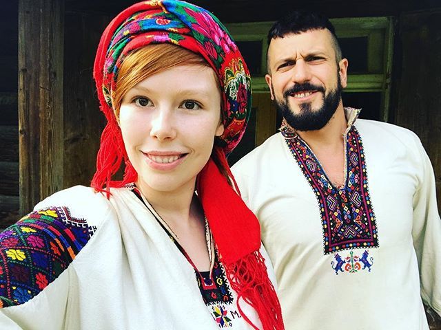 Гуцульський стайл: зіркові модники Соня Плакидюк та Річард Горн у Карпатах - 339805 Гуцульський стайл: зіркові модники Соня Плакидюк та Річард Горн у Карпатах - фото 339805