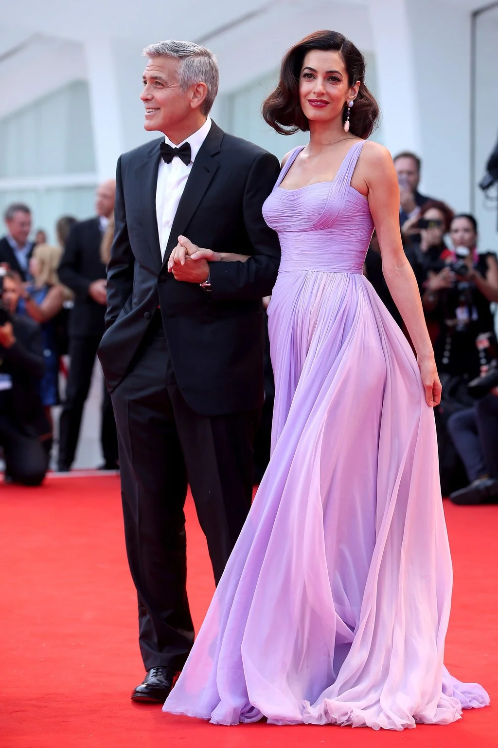 Амаль Клуні стала окрасою Венеційського кінофестивалю-2017 - фото 336689