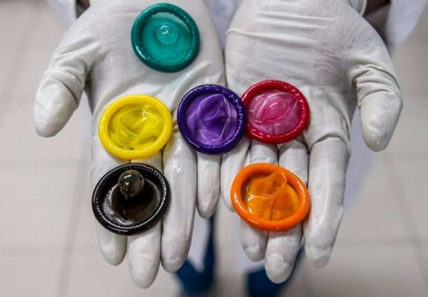 Неожиданные и смешные факты о презервативах - фото 341479