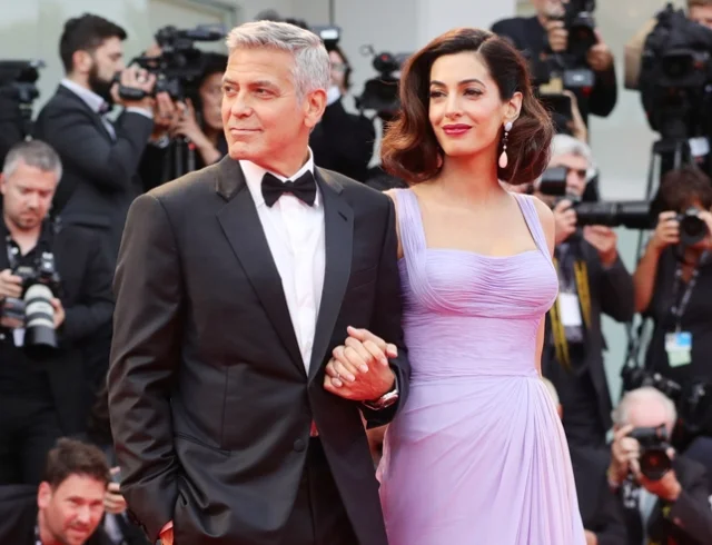Джордж Клуни просыпается каждые три часа из-за солидарности к супруге - фото 338514