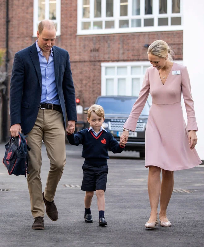 Королевское событие: принц Джордж пошел в первый класс - фото 337616