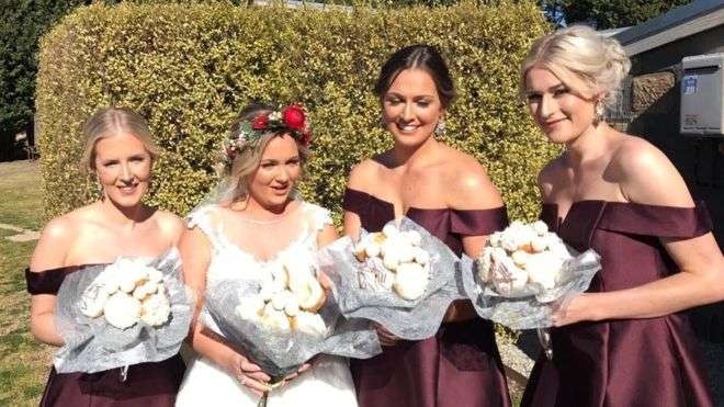 Пончики вместо цветов: невеста сделала лучший свадебный букет в мире - фото 338124