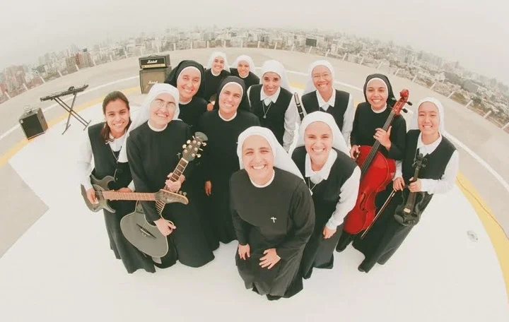 11 монахинь покоряют рок-индустрию и едут в мировое турне - фото 340132