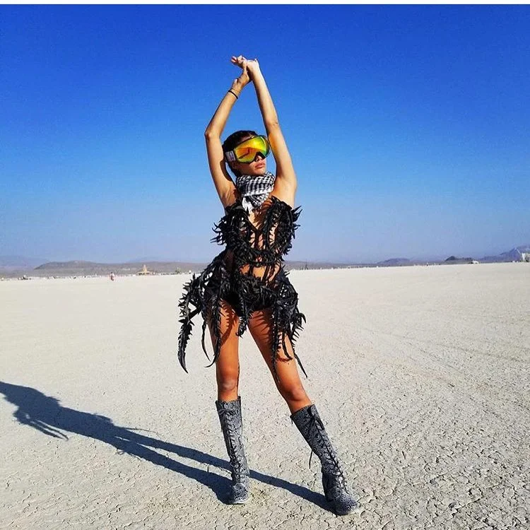 Самые красивые голые девушки безумного фестиваля Burning Man-2017 - фото 337056
