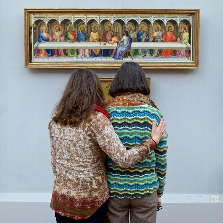 Ідеальна пара: знімки людей, чий одяг, пасує до картин у музеї - фото 345867