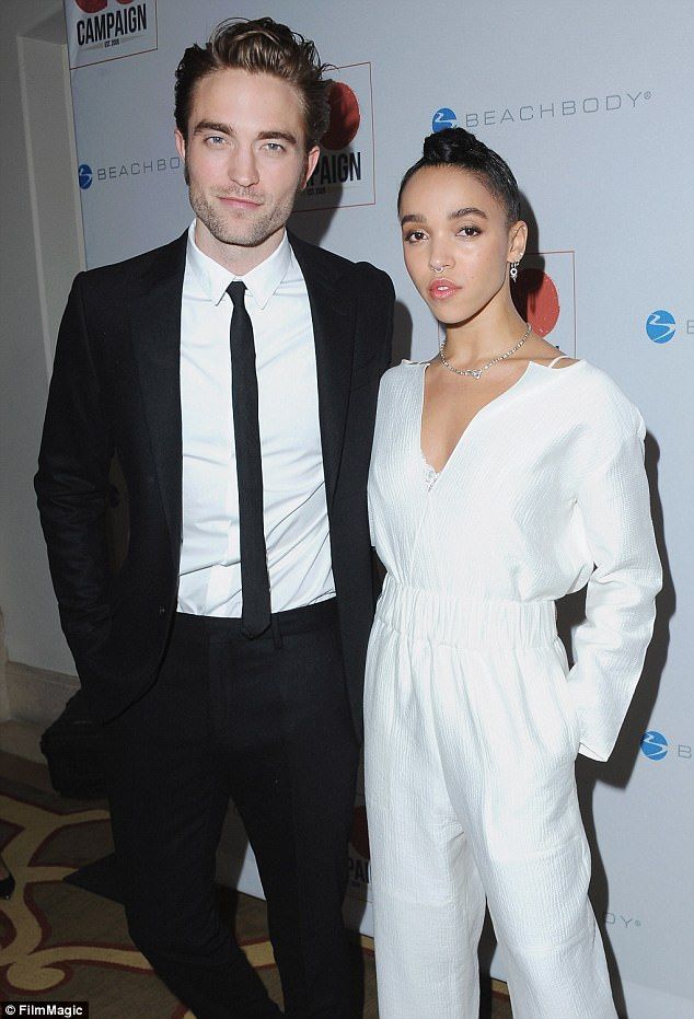 Опять холостяк: Роберт Паттинсон разошелся с певицей FKA Twigs - 345162 Опять холостяк: Роберт Паттинсон разошелся с певицей FKA Twigs - фото 345162