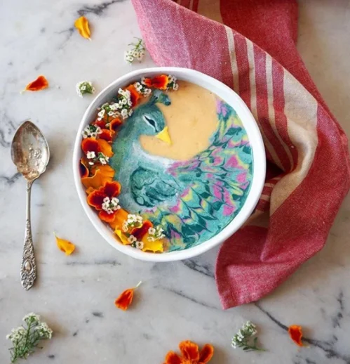 Небачена краса: художниця із Нової Зеландії малює картини зі смузі на сніданок - фото 352886