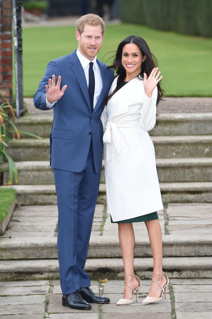 Меган Маркл похизувалась діамантовою обручкою в обіймах принца Гаррі - фото 353670