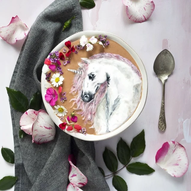 Небачена краса: художниця із Нової Зеландії малює картини зі смузі на сніданок - фото 352892