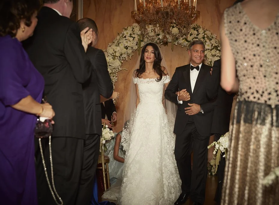Джордж и Амаль Клуни решили снова сыграть пышную свадьбу - фото 354302