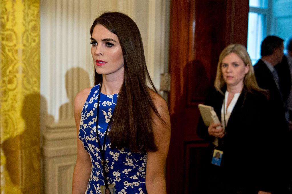 Помощница Дональда Трампа оказалась красивее, чем его жена - 350158 Помощница Дональда Трампа оказалась красивее, чем его жена - фото 350158
