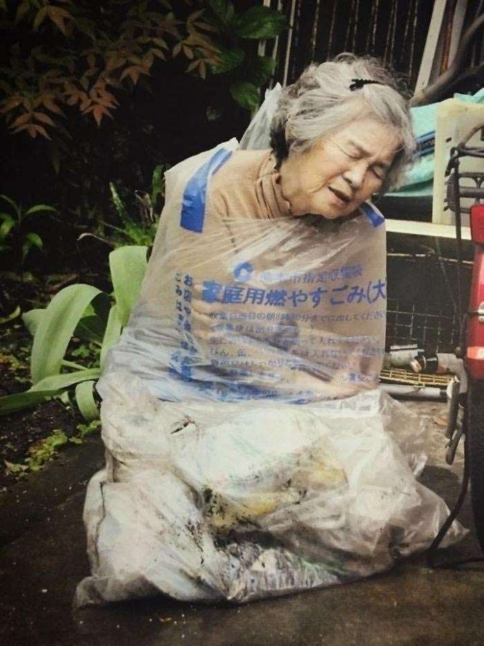 Королева гумору: ця бабуся знайшла чудовий спосіб розважити себе на пенсії - фото 351254