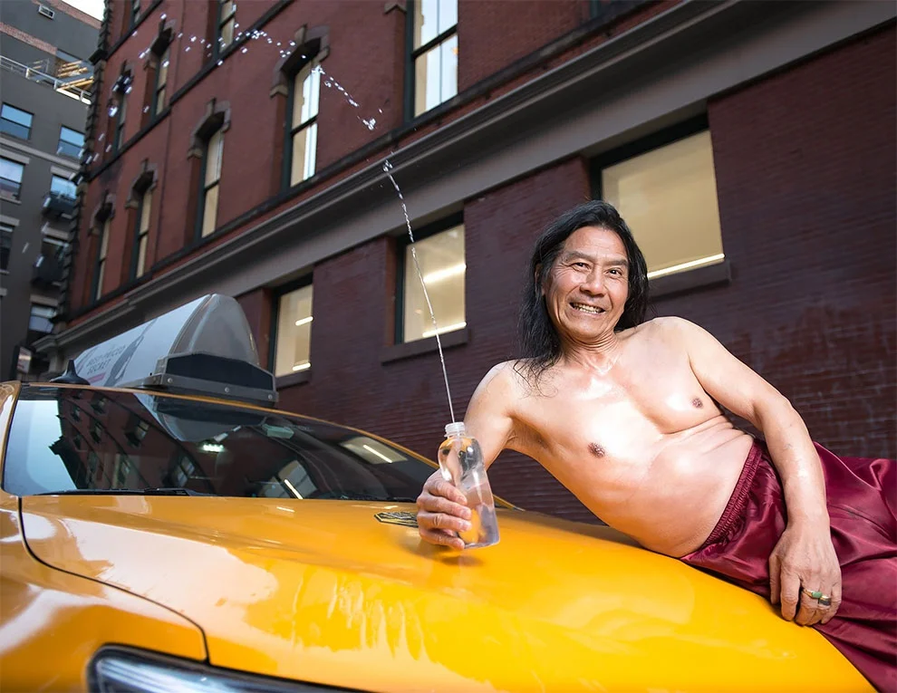 Таксисти Нью-Йорка оголили торси та знялись для щорічного календаря - фото 352450