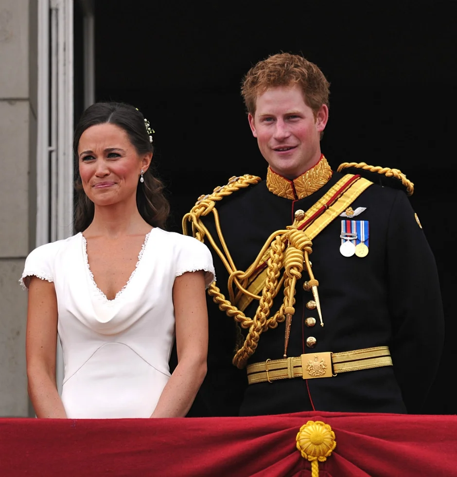 Экс-подружки: с кем встречался принц Гарри до помолвки с Меган Маркл - фото 353983