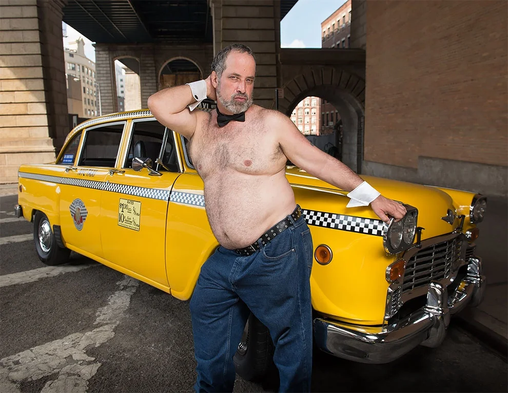 Таксисти Нью-Йорка оголили торси та знялись для щорічного календаря - фото 352454