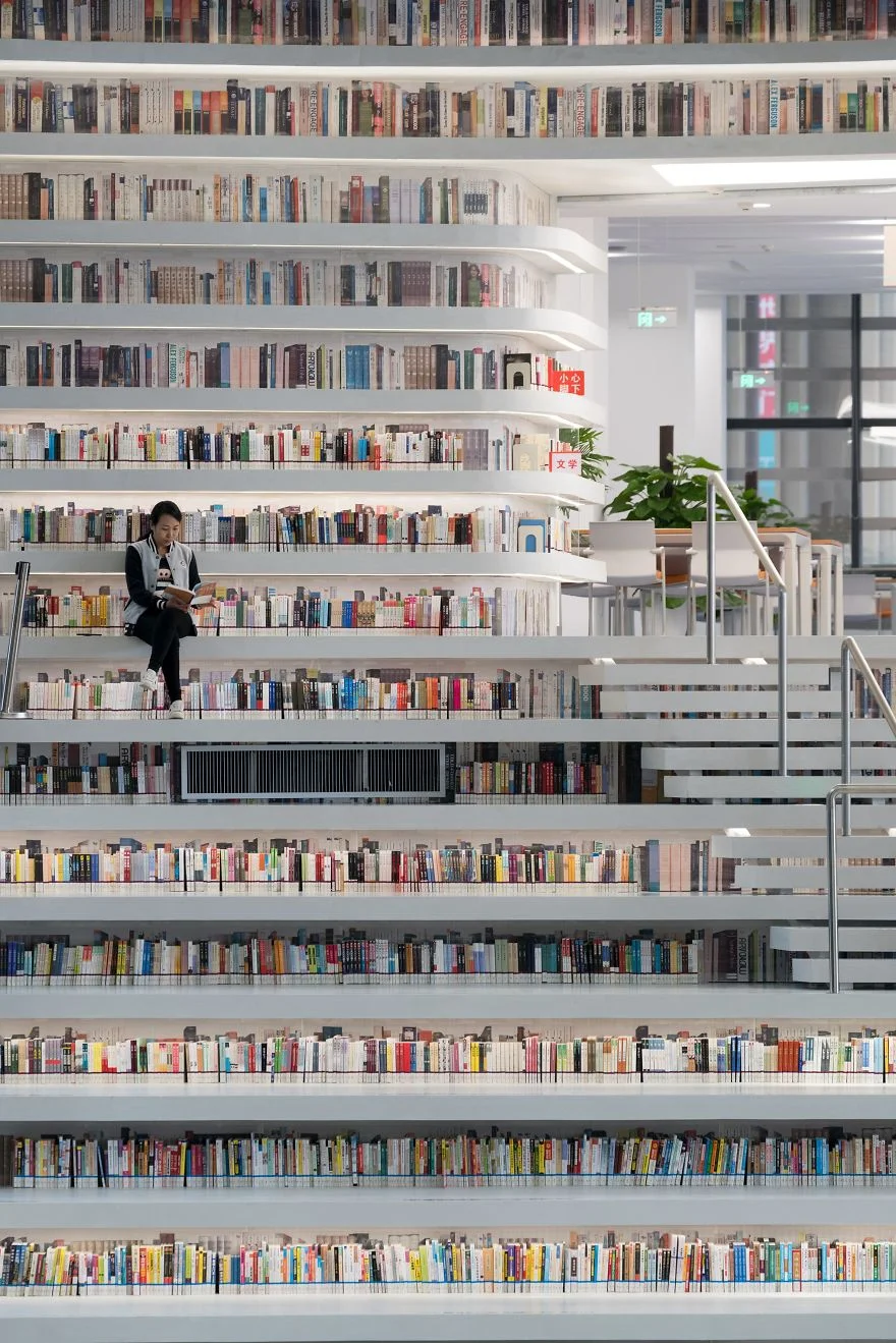 Китайці відкрили бібліотеку з 1 мільйоном книжок і від її вигляду перехоплює подих - фото 351019