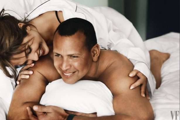 Дженнифер Лопес устроила романтическую фотосессию со своим женихом - фото 348358