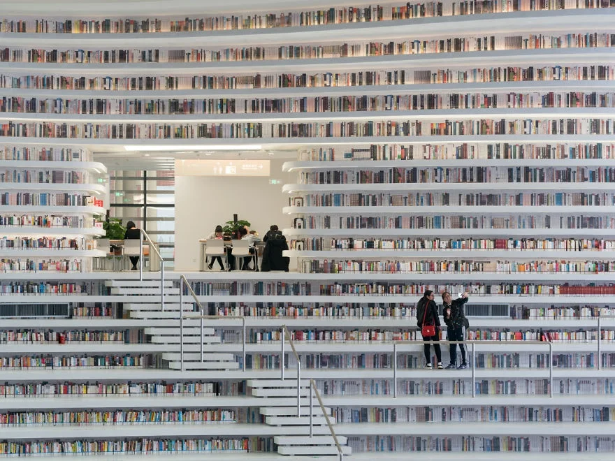 Китайці відкрили бібліотеку з 1 мільйоном книжок і від її вигляду перехоплює подих - фото 351017