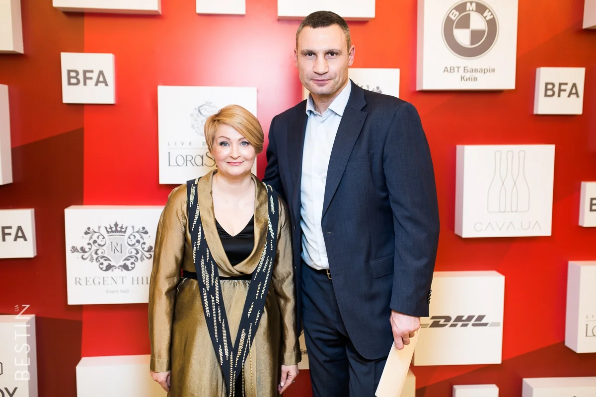 Маша Єфросиніна, Олександр Скічко та інші вразили розкішними нарядами на гучній премії - фото 351424
