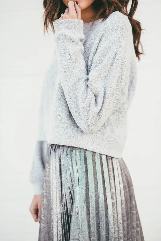 Зимняя мода: ни одной девушке не обойтись без свитера этого цвета - фото 348867