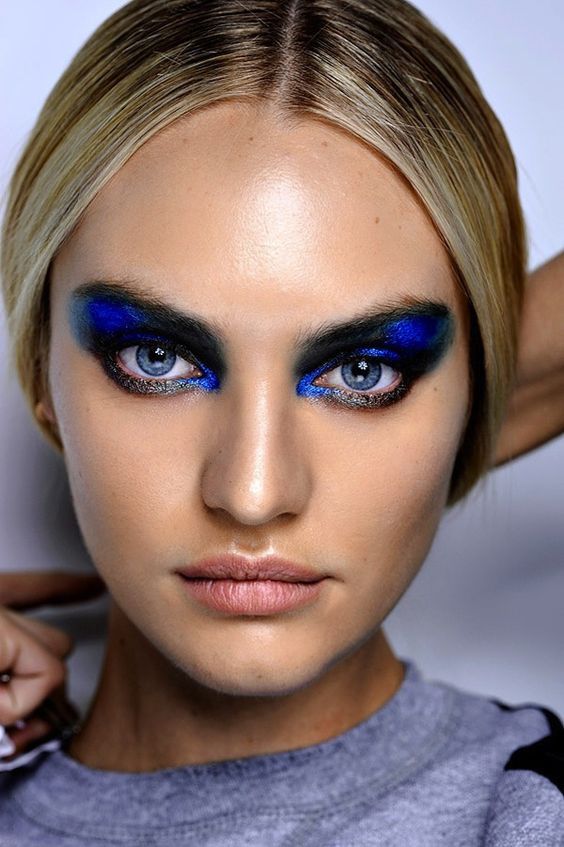 Яркие smoky eyes стали хитом этой осени - 349648 Яркие smoky eyes стали хитом этой осени - фото 349648