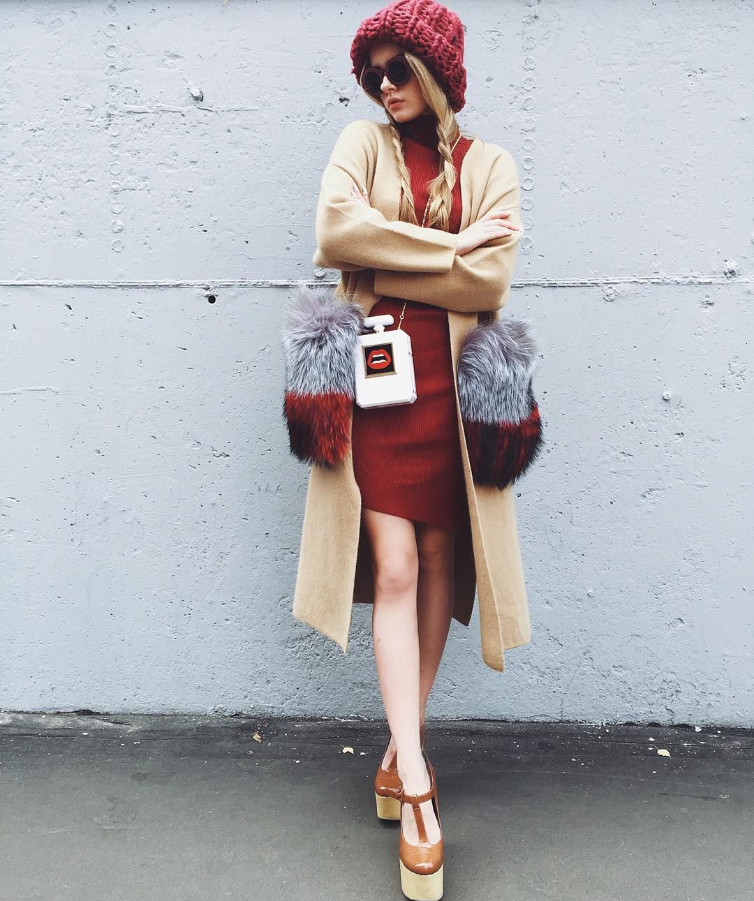 Звезды street style показывают, как правильно носить очки зимой - фото 353856