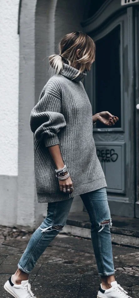 Зимняя мода: ни одной девушке не обойтись без свитера этого цвета - фото 348861