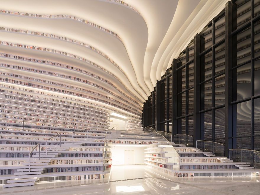 Китайцы открыли библиотеку с 1 миллионом книг и от ее вида перехватывает взгляд дыхание - фото 351018