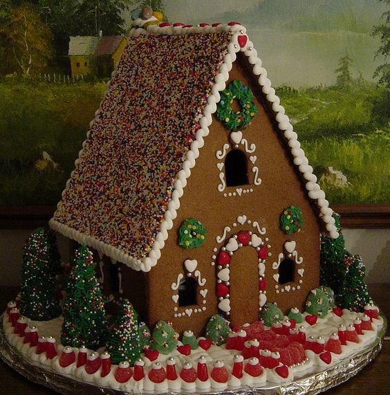 Пряничный домик: 20 идей декора вкусного рождественского символа - фото 359303