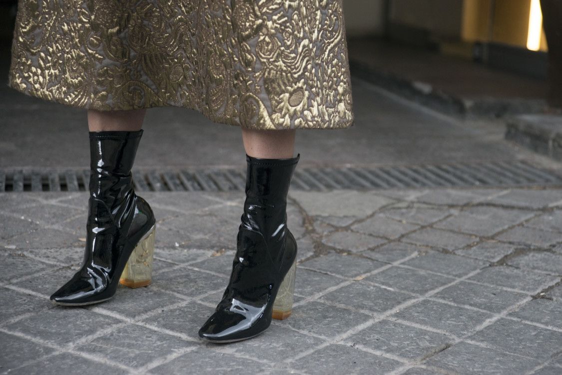 Обольстительное сияние: золотой гардероб звезд street style на декабрь - 358314 Обольстительное сияние: золотой гардероб звезд street style на декабрь - фото 358314