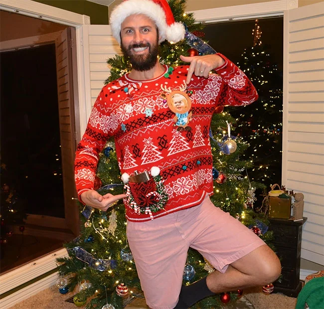 Дурнуваті та вульгарні светри, які зроблять тебе зіркою цього Різдва - фото 355176
